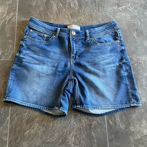 Seven7 Women’s Denim Shorts Size 14 Medium Wash Barely Worn